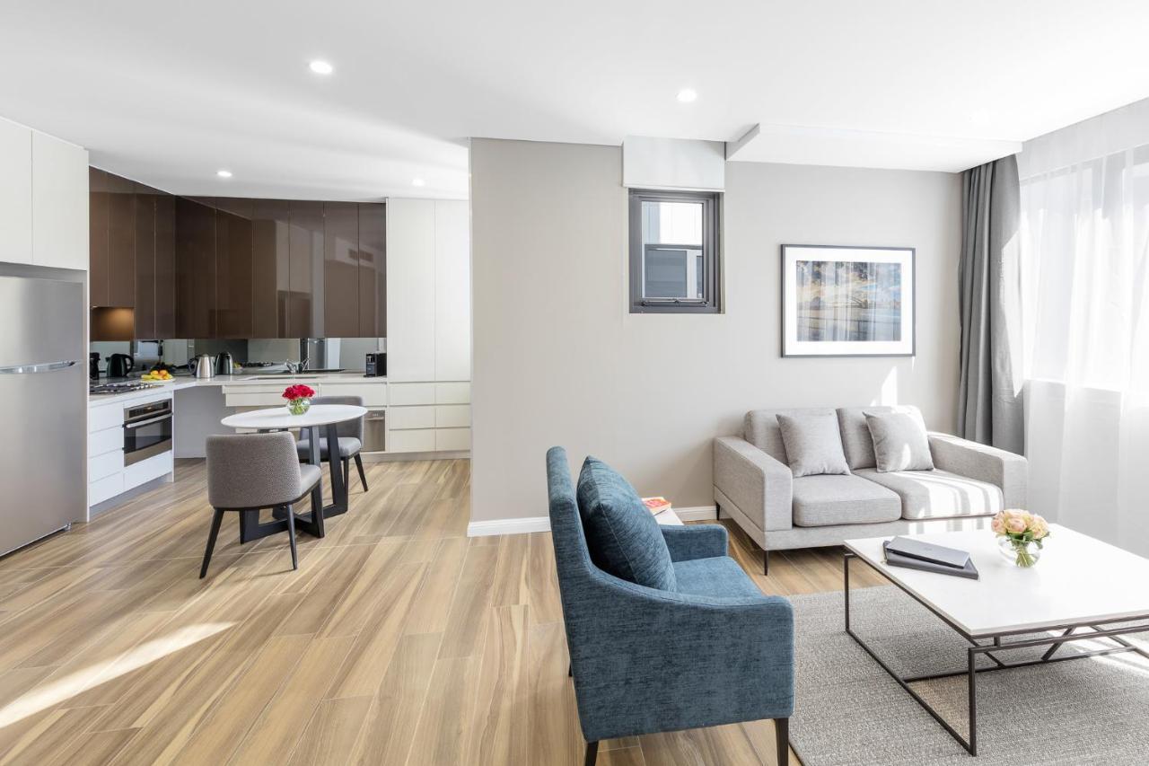 فندق أجنحة ميريتون كاورد ستريت، ماسكوت سيدني المظهر الخارجي الصورة A staged apartment at 100 East End Avenue