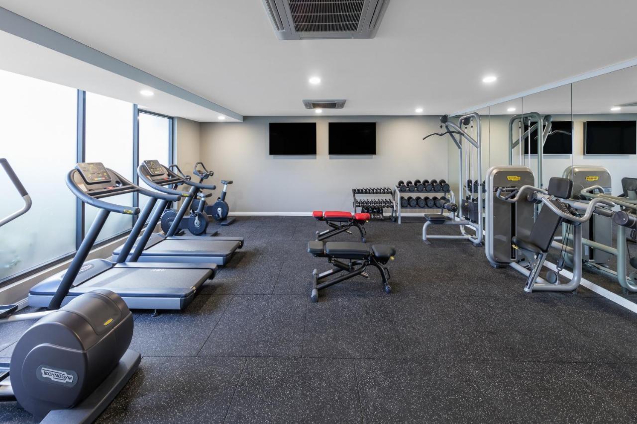 فندق أجنحة ميريتون كاورد ستريت، ماسكوت سيدني المظهر الخارجي الصورة The gym at the hotel